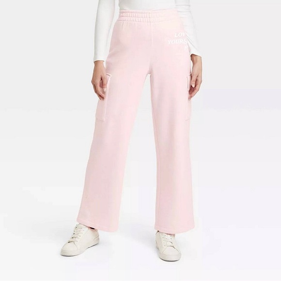 Pants - NWT Gayson Thread 2x Soft Pink Cargo Sweatpants